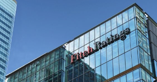 Deuda de México seguirá en aumento mientras no se resuelva crisis financiera de Pemex: Fitch Ratings