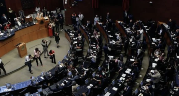 Senadores de la 4T aprueban ley que elimina trámites burocráticos y crea la tarjeta Llave MX