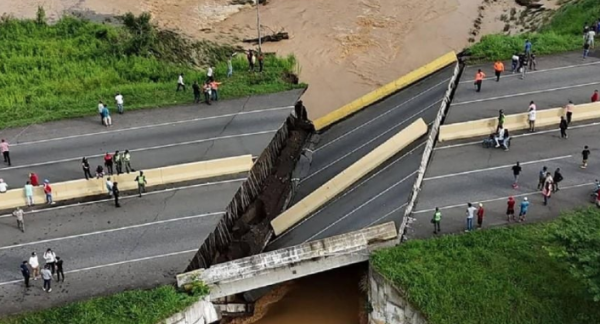 Colapsa un puente en Venezuela que conecta con la región de los Andes tras intensas lluvias