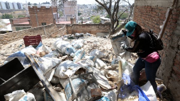 Forenses localizan 34 cadáveres en fosa clandestina en Zapopan, Jalisco