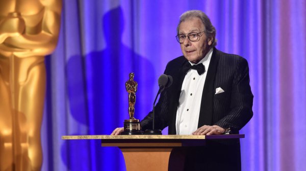 Lalo Schifrin, autor del tema de 'Misión Imposible', murió a los 93 años