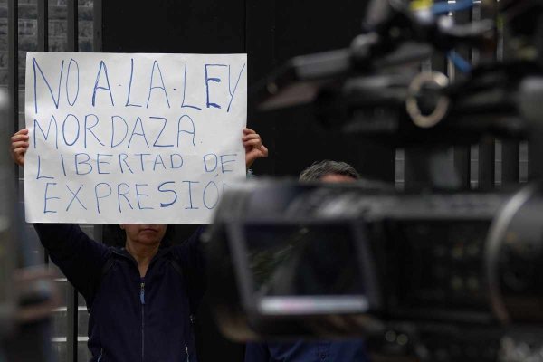 Avanza en el Senado ley de telecomunicaciones; legisladores advierten riesgo de “vigilancia masiva”