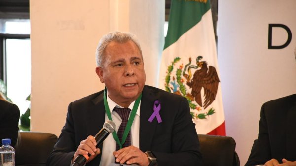 Burócratas tendrán aumento de 9% para salario y prestaciones: FSTSE