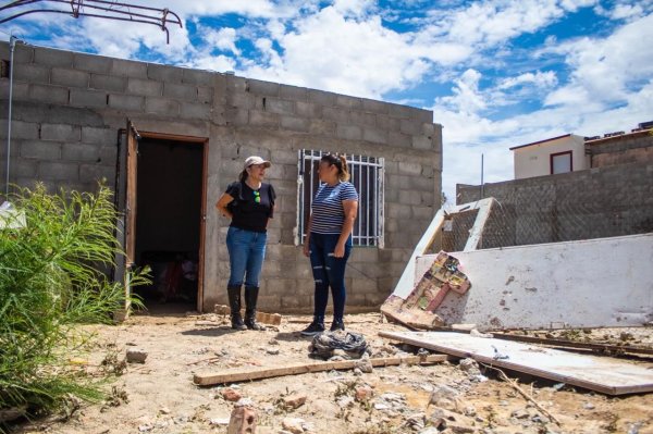 Visita Rosana Díaz colonias afectadas y brinda apoyo a familias damnificadas por las lluvias