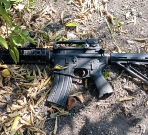 Enfrentamientos armados en Apatzingán dejaron dos comunidades desplazadas y cuatro sitiadas