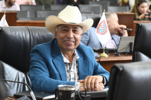 Exige Arturo Zubia pago puntual y precio justo para productores lecheros en Chihuahua