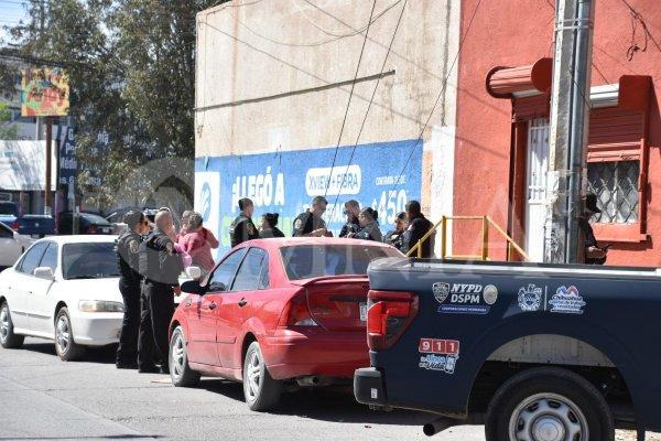 Encuentra a su madre sin vida en el baño de la vivienda