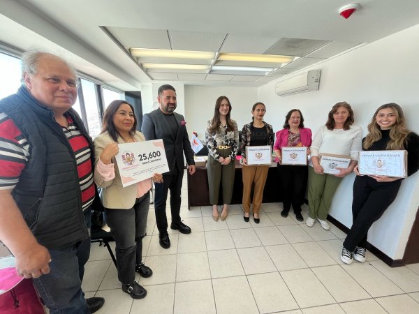 Chihuahua Construye sostiene reuniones con el Grupo Parlamentario de Movimiento Ciudadano y diputadas del PT en el Congreso del Estado, entregando 25,600 firmas ciudadanas