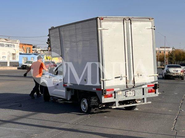 Volcadura en la colonia Industrial deja un lesionado