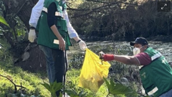 Limpian el Río Atoyac un día antes de que Sheinbaum vaya a limpiar