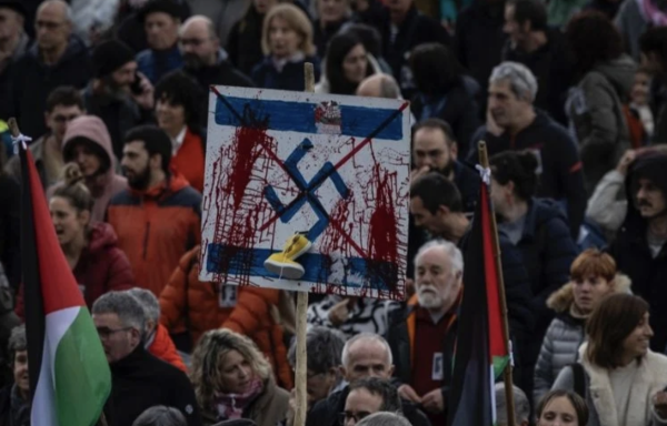 Manifestantes en Tel Aviv acusan a Netanyahu de 