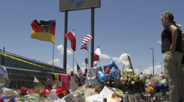 Ofrecen trato a hombre que asesinó a 23 personas en un Walmart de El Paso para evitar pena de muerte
