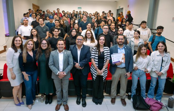 Conocen alumnos de la UACh el programa ChambaBot del Municipio para conseguir empleo