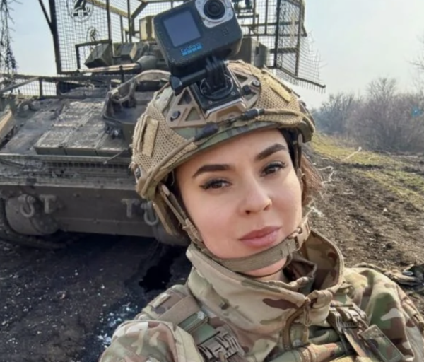 Muere una corresponsal de guerra y su camarógrafo resulta herido tras la explosión de una mina en Rusia