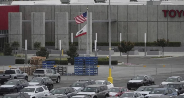 Trump estima recaudar 100 mil millones de dólares anuales con los aranceles a importaciones de automóviles