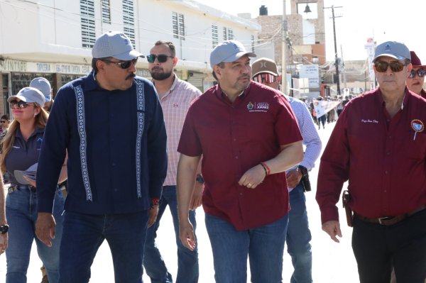 Participa presidente municipal Cruz Pérez Cuéllar en el desfile del 1 de mayo