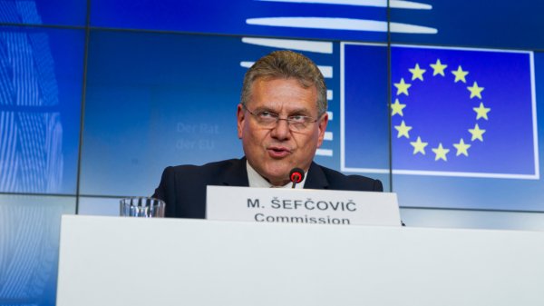 Europa está dispuesta a ofrecer 56,460 millones de dólares a Trump, afirma Financial Times