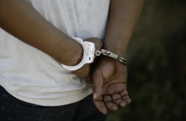 FBI arresta a sargento condecorado del Ejército de EU por tráfico de cocaína