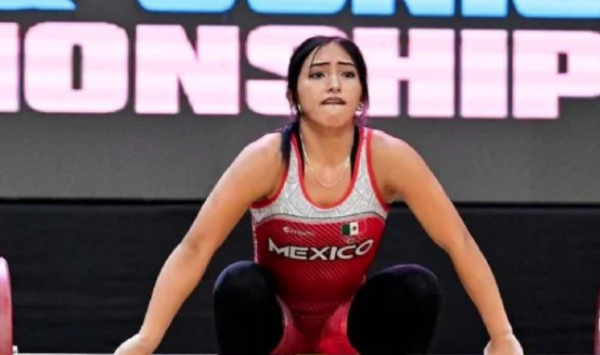 Kelly López gana doble oro y bronce en Mundial Juvenil de Levantamiento de Pesas
