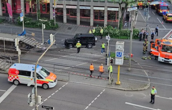 Reportan heridos tras atropello múltiple en Stuttgart, Alemania