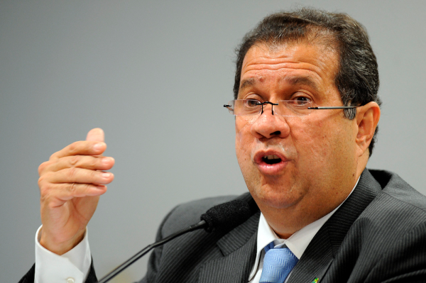 Ministro de Seguridad Social de Brasil presenta su renuncia por escándalo de corrupción