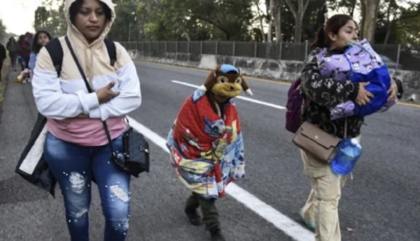 Llamadas a la puerta y pruebas de ADN: cómo Trump planea rastrear a 450 mil niños migrantes