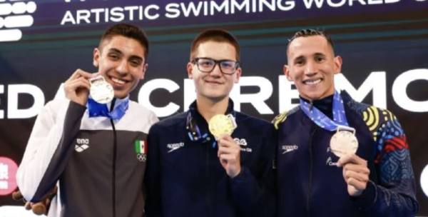 Diego Villalobos gana doble plata individual en Copa Mundial de Natación Artística