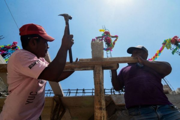 Día de la Santa Cruz 2025: ¿por qué se celebra a los albañiles?