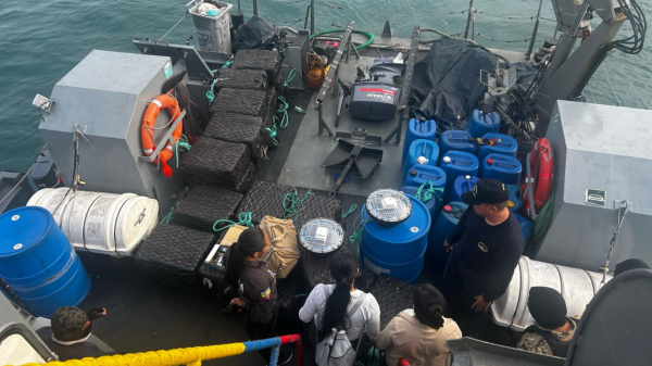 Ecuador intercepta lancha con 1.5 toneladas de droga que tenía como destino México