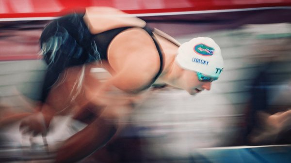 La nadadora Katie Ledecky bate su propio récord de los 800 m libre