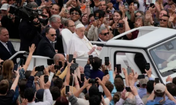 El papamóvil se convertirá en un hospital móvil para los niños de Gaza a petición del Papa Francisco