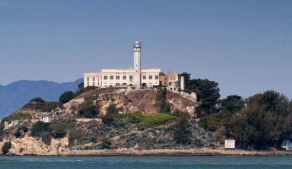 Trump ordena reabrir la prisión de Alcatraz 