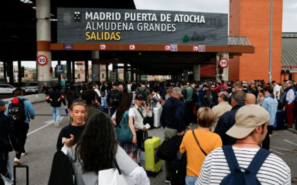 Robo de cables de cobre paraliza parcialmente la red de trenes de España