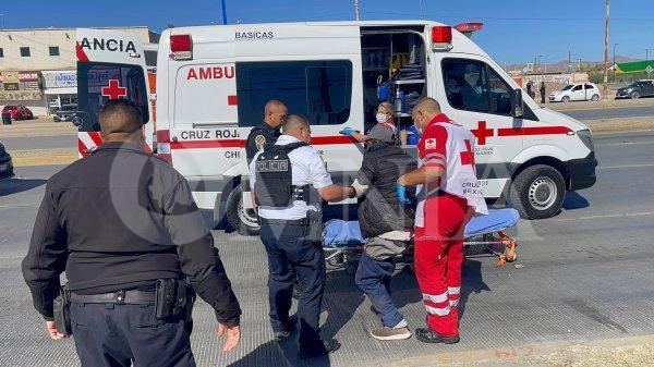 Reportan hombre tirado en la avenida De Las Industrias; estaba intoxicado