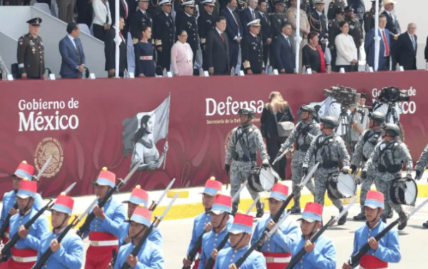 Sheinbaum reivindica soberanía de México en desfile de la Batalla de Puebla