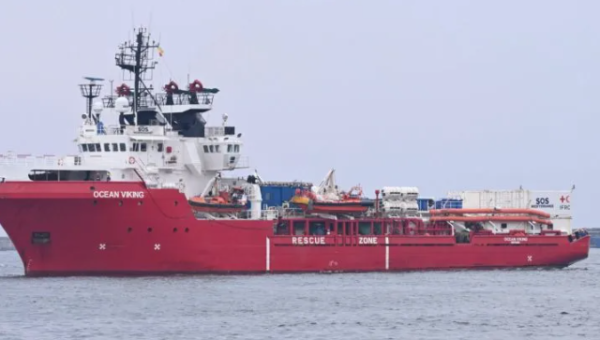ONG rescata migrantes en el Mediterráneo, entre ellos un bebé