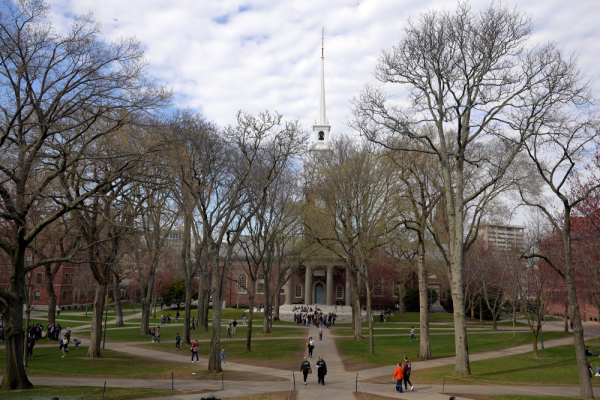 Gobierno de Trump excluye a la Universidad de Harvard de fondos federales