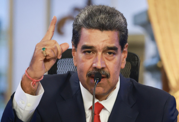 Maduro tacha a Europa de 