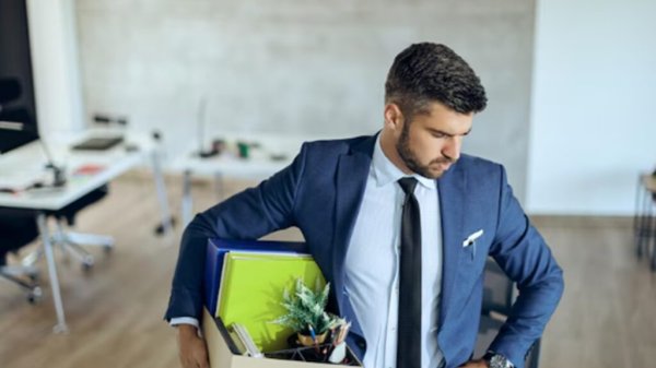 Cae el empleo formal en abril por primera vez desde 2020; aumentan temores de recesión