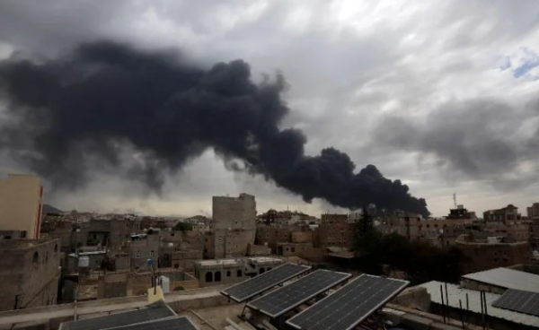 Israel bombardea aeropuerto internacional de Yemen esta mañana