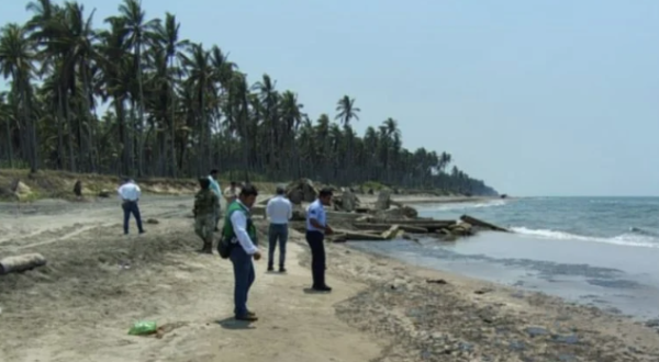 Se registra derrame de hidrocarburos en Dos Bocas; investigan a Pemex