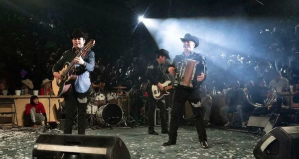 Imputan a Los Alegres del Barranco por apología del delito en Jalisco; también incluyen a su representante y promotor