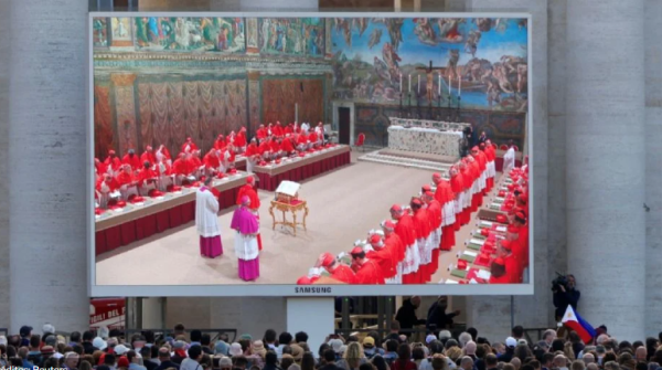 Se cierra la Capilla Sixtina: arranca la primera votación del cónclave