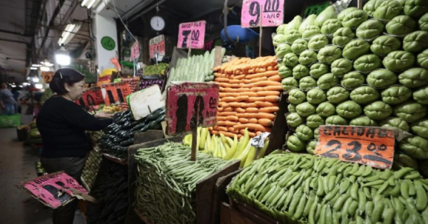 Inflación se acelera y llega a 3.93% en abril; ya hila tres meses al alza