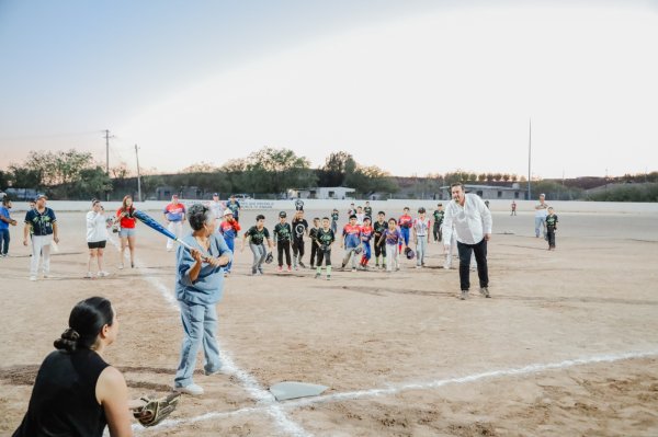 Municipio Camargo cumple con Las Pilas y Pascualeño: ya cuentan con estadios alumbrados y baños equipados