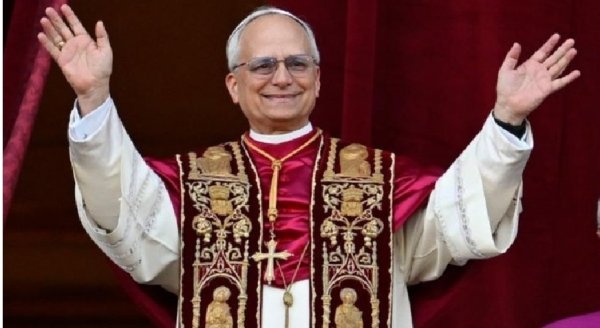El Papa León XIV hace un llamado a la paz y al diálogo en su primer discurso