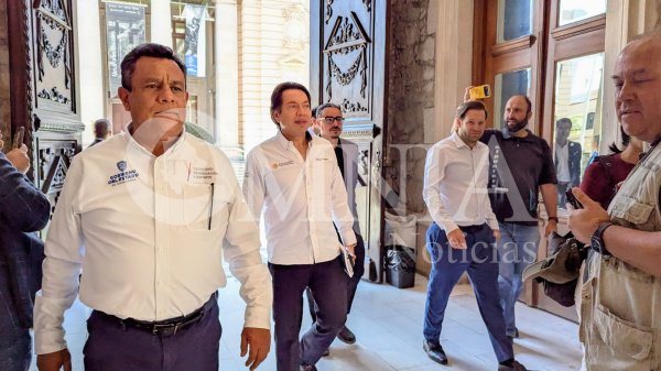 Mario Delgado recorre el Palacio de Gobierno (Fotos)