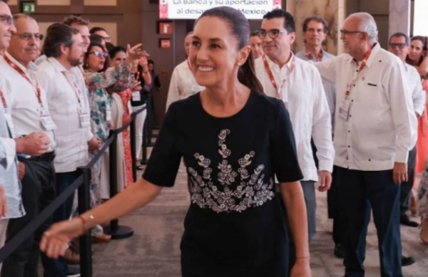 Desde la Convención Bancaria, Sheinbaum presume que México no ha perdido inversiones pese a aranceles de Trump