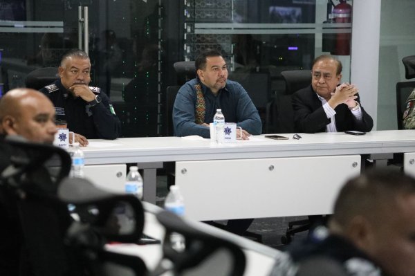 Encabeza alcalde Cruz Pérez Cuéllar reunión de la mesa de seguridad
