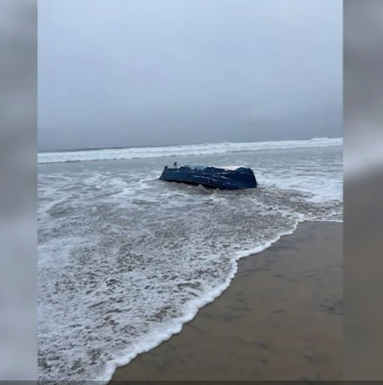 Ante cerco de Trump por tierra, migrantes se arriesgan a cruzar la frontera por el mar de California